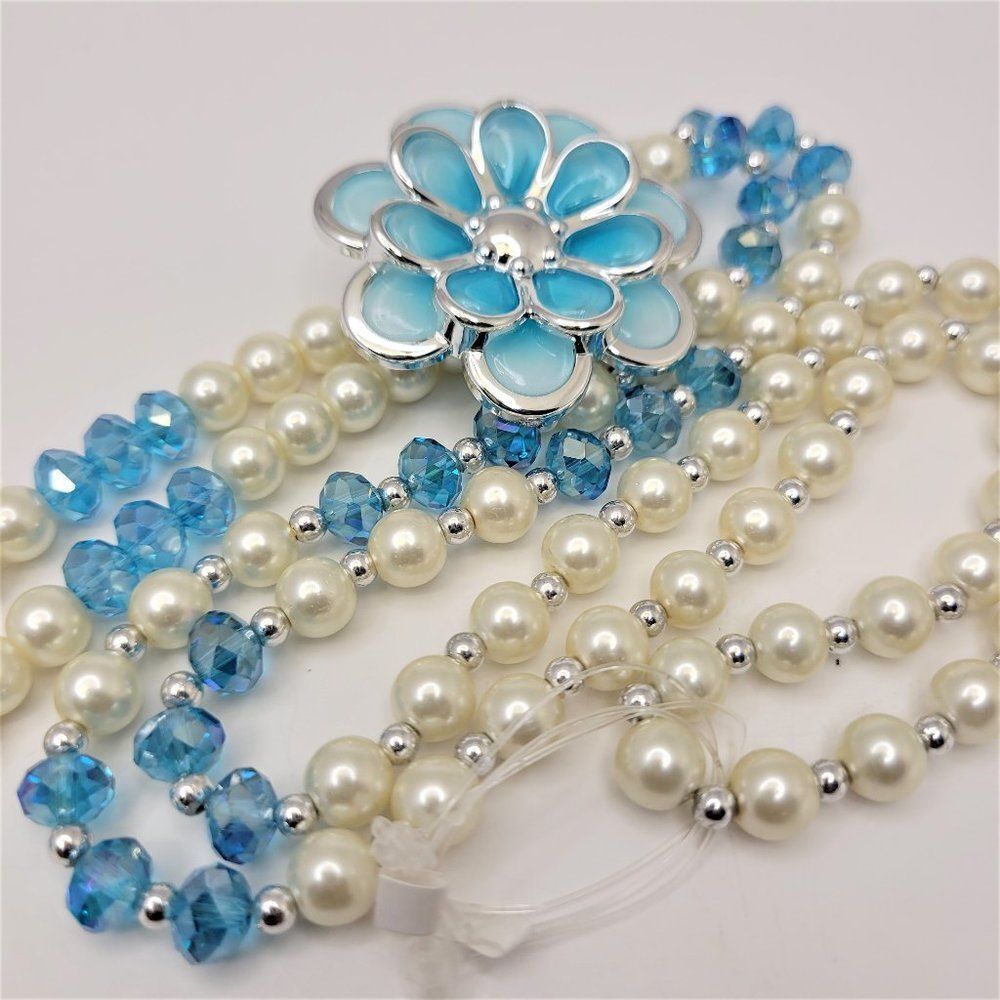 Faux Pearl Necklace, with Large floral brooch Pendant